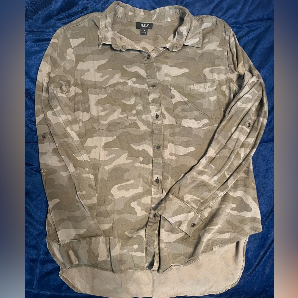 a.n.a Camo Button Up